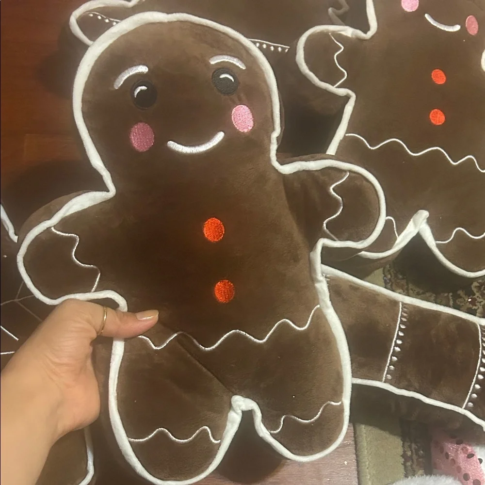 Amazon Brown Gingerbread Holiday Plush Pillow Set - Tree Star Candy Cane
